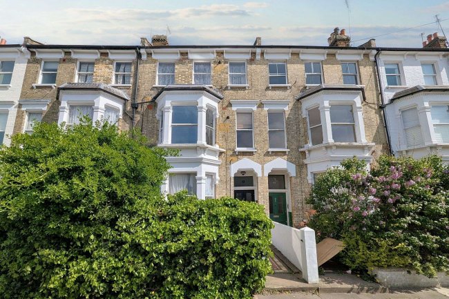 Flat B, 31 Warbeck Road, London W12 8NS 10