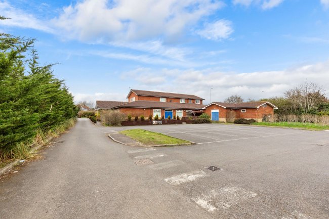 Hounslow Conservative Club, Gresham Road, Hounslow, TW3 4BX 15