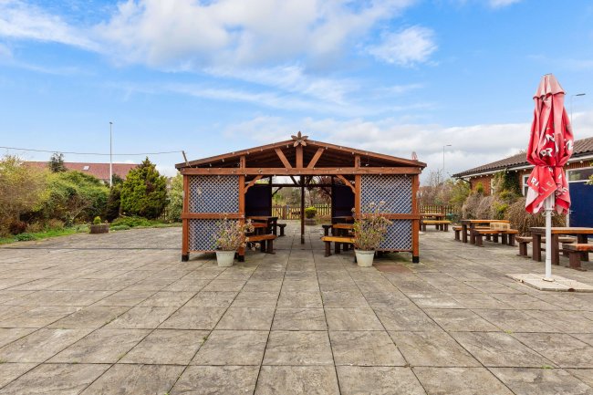 Hounslow Conservative Club, Gresham Road, Hounslow, TW3 4BX 15