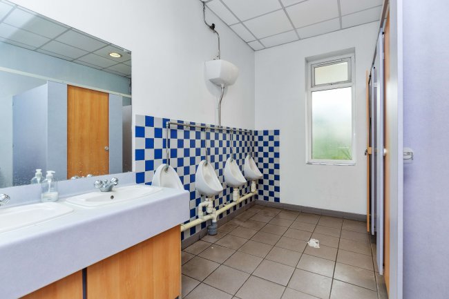 Hounslow Conservative Club, Gresham Road, Hounslow, TW3 4BX 15