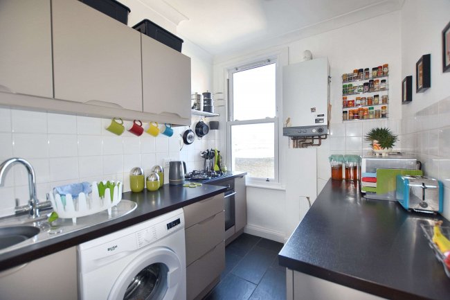 Flat 2, 278 Camberwell Road, London SE5 0DL 2