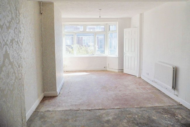 64 Glaisdale Avenue, Coventry, CV6 4LR 1