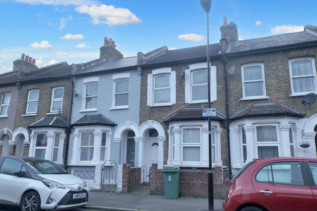 6 Mafeking Road, Canning Town, London, E16 4NS 1