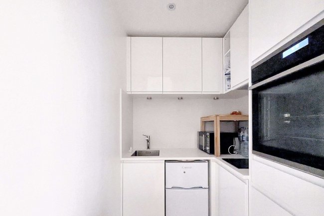 16 Melina Court, Grove End Road, St John's Wood, London NW8 9SB 4