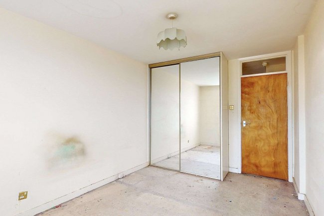 51 Isobel House, Staines Road West, Sunbury on Thames TW16 7BD 4
