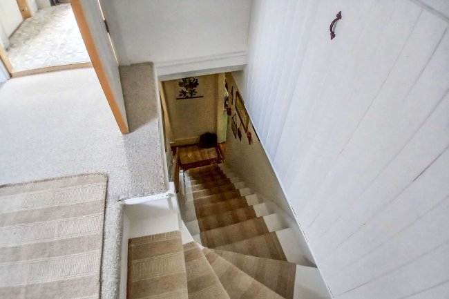 Flat 3, 164 London Road, Newbury, Berkshire, RG14 2AX 7