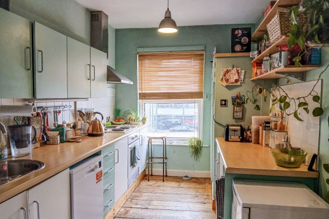 Flat 3, 164 London Road, Newbury, Berkshire, RG14 2AX 7