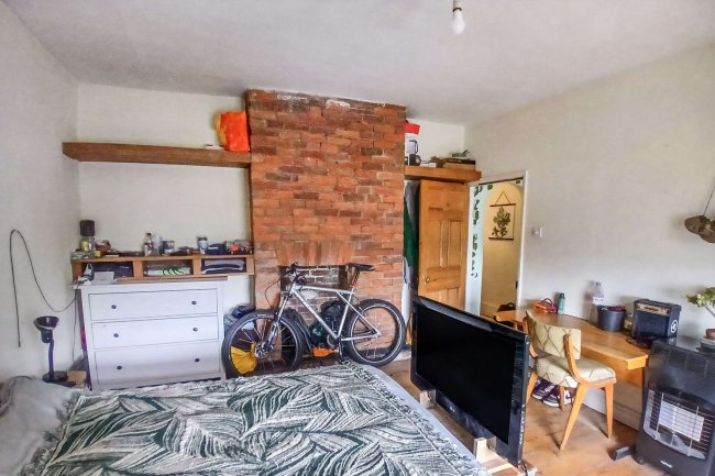 Flat 3, 164 London Road, Newbury, Berkshire, RG14 2AX 7