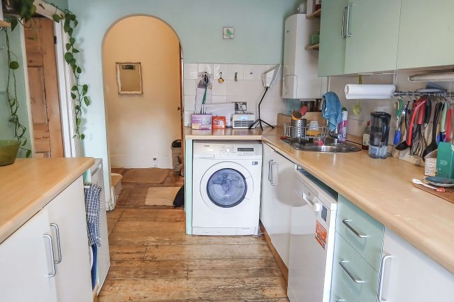 Flat 3, 164 London Road, Newbury, Berkshire, RG14 2AX 7
