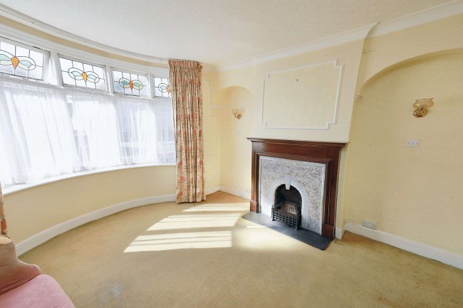 134 Chiltern Road, Dunstable, Bedfordshire, LU6 1ET 10