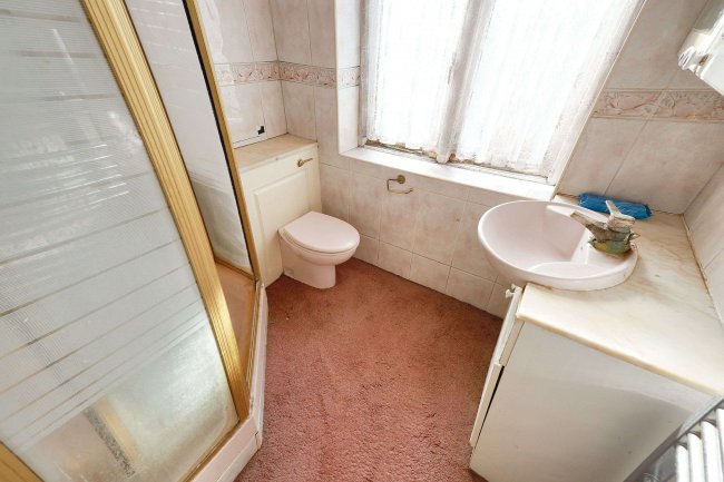 134 Chiltern Road, Dunstable, Bedfordshire, LU6 1ET 10