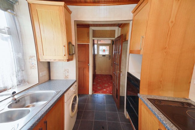 134 Chiltern Road, Dunstable, Bedfordshire, LU6 1ET 10