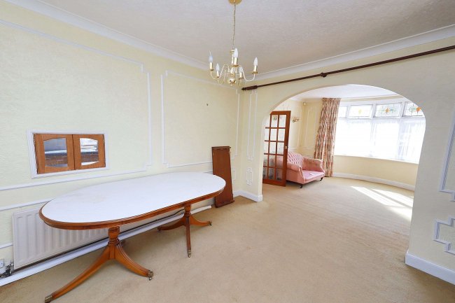 134 Chiltern Road, Dunstable, Bedfordshire, LU6 1ET 10