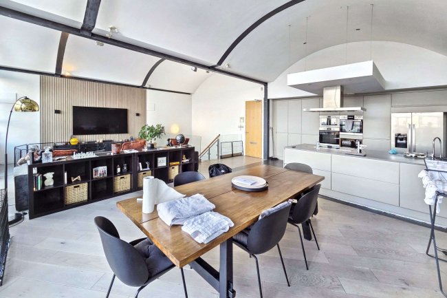 Apartment 802, 25 Church Street, Manchester M4 1PE 9