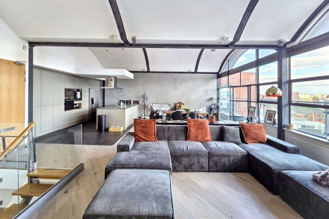 Apartment 802, 25 Church Street, Manchester M4 1PE 9