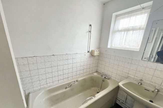 17 William Road, Sutton, Surrey SM1 4QT 1