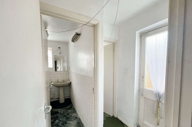 17 William Road, Sutton, Surrey SM1 4QT 1