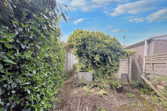 17 William Road, Sutton, Surrey SM1 4QT 1