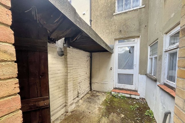 17 William Road, Sutton, Surrey SM1 4QT 1