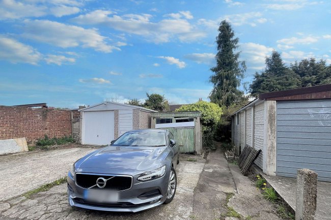 17 William Road, Sutton, Surrey SM1 4QT 1