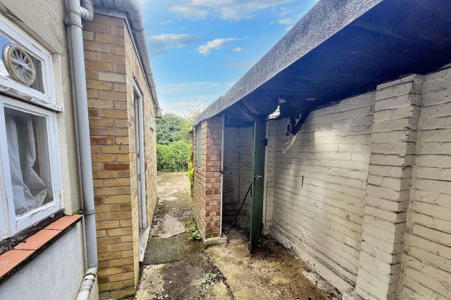 17 William Road, Sutton, Surrey SM1 4QT 1