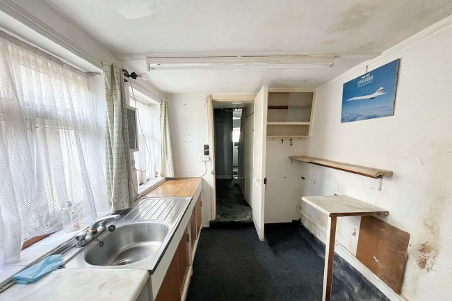 17 William Road, Sutton, Surrey SM1 4QT 1