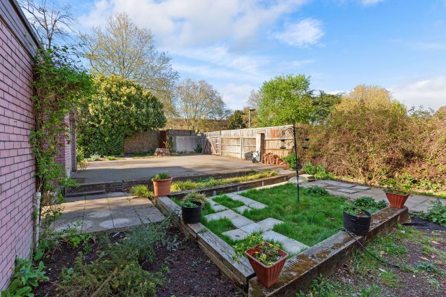 The Old Caretakers House, 88 Richmond Road, Twickenham TW1 3BB 6