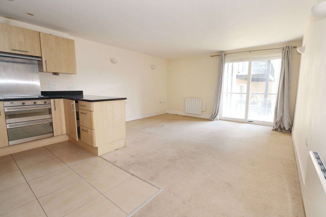 24 Flagstaff Court, Canterbury, Kent CT1 3HA 3
