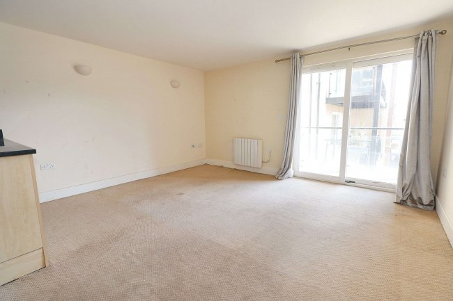24 Flagstaff Court, Canterbury, Kent CT1 3HA 3