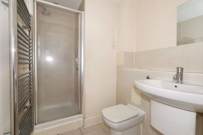 24 Flagstaff Court, Canterbury, Kent CT1 3HA 3