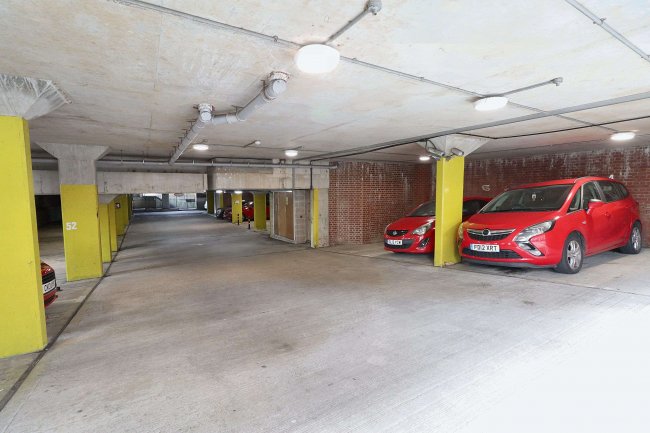24 Flagstaff Court, Canterbury, Kent CT1 3HA 3