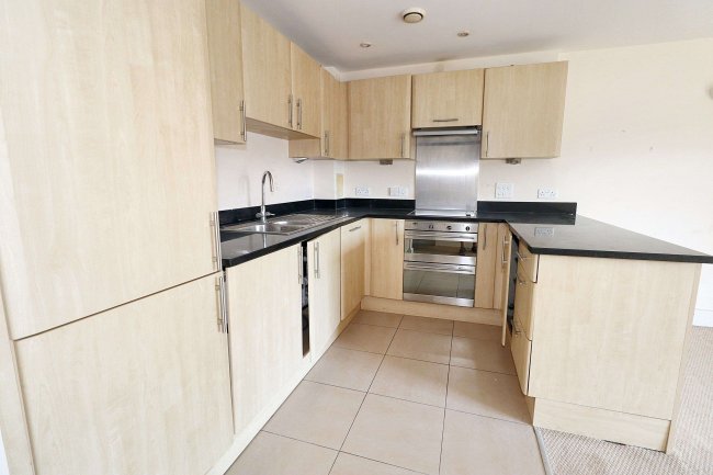 24 Flagstaff Court, Canterbury, Kent CT1 3HA 3