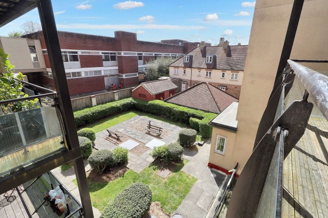 24 Flagstaff Court, Canterbury, Kent CT1 3HA 3