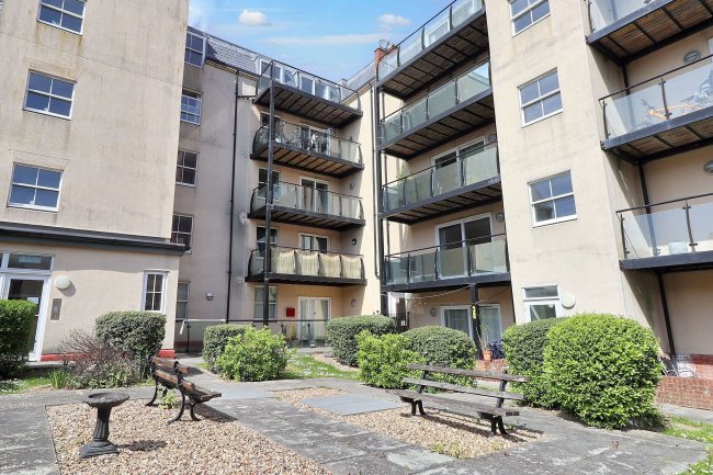 24 Flagstaff Court, Canterbury, Kent CT1 3HA 3