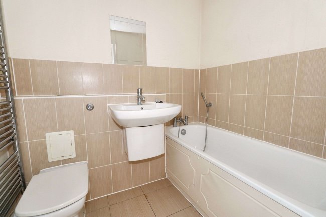 24 Flagstaff Court, Canterbury, Kent CT1 3HA 3