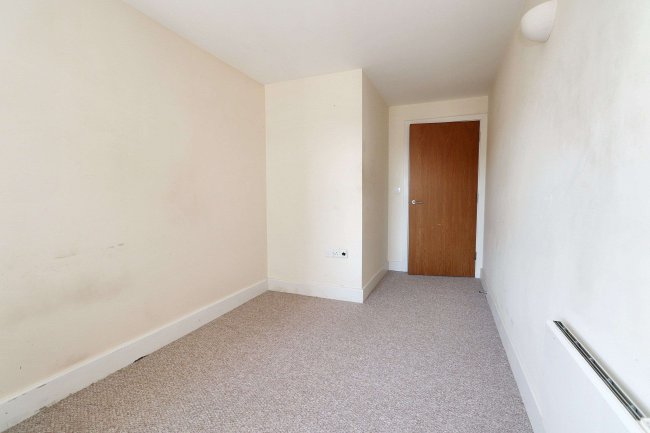 24 Flagstaff Court, Canterbury, Kent CT1 3HA 3