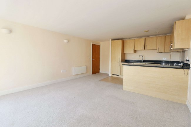 36 Flagstaff Court, Canterbury, Kent CT1 3HA 3