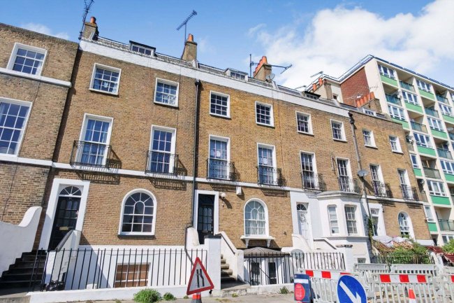 17B Milton Place, Gravesend, Kent DA12 2BT 4