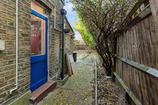 59 Manor Road, Richmond TW9 1YA 7