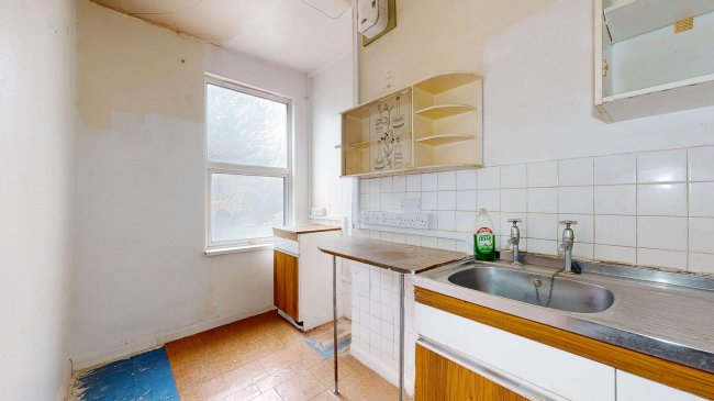 Flat 5B Birkbeck Grove, Acton, London, W3 7QD 5