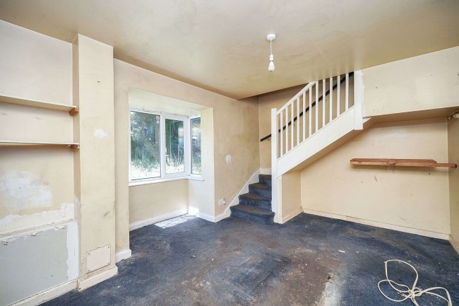 61 Bookerhill Road, High Wycombe, Buckinghamshire, HP12 4EY 6