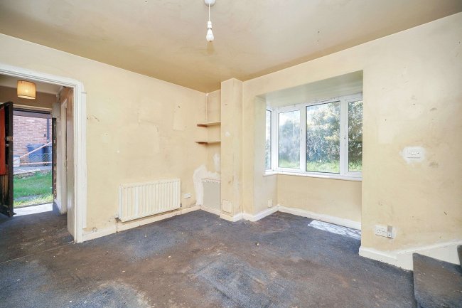 61 Bookerhill Road, High Wycombe, Buckinghamshire, HP12 4EY 6