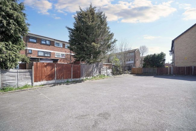 Flat 1, 271 Church Road, Northolt, UB5 5AZ 5