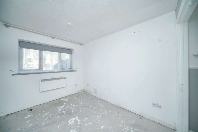 Flat 1, 271 Church Road, Northolt, UB5 5AZ 5