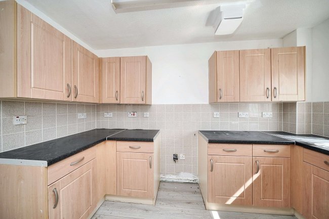 Flat 1, 271 Church Road, Northolt, UB5 5AZ 5