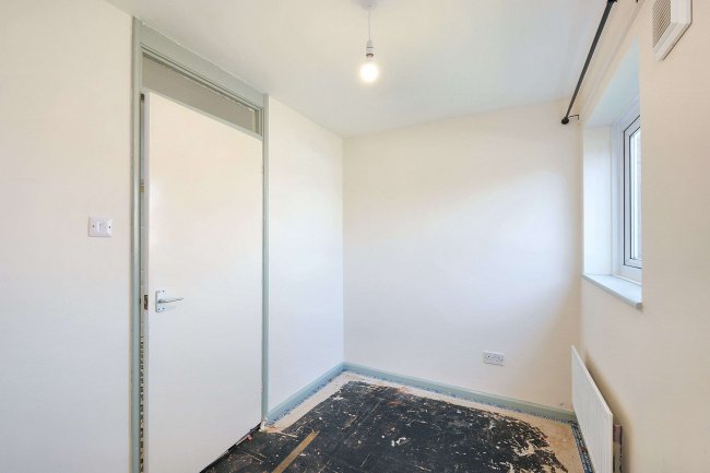 90 Plaiters Way, Bidwell, Dunstable, Bedfordshire, LU5 6JE 7