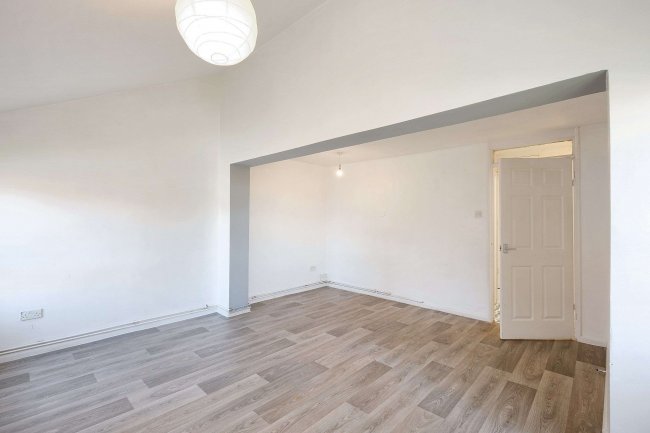 90 Plaiters Way, Bidwell, Dunstable, Bedfordshire, LU5 6JE 7