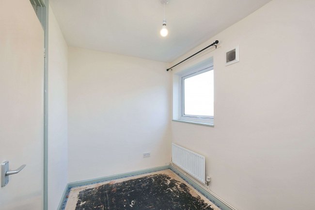 90 Plaiters Way, Bidwell, Dunstable, Bedfordshire, LU5 6JE 7