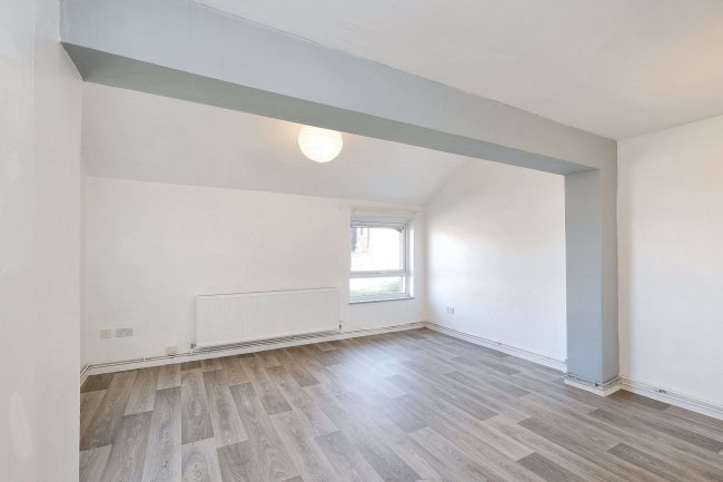 90 Plaiters Way, Bidwell, Dunstable, Bedfordshire, LU5 6JE 7