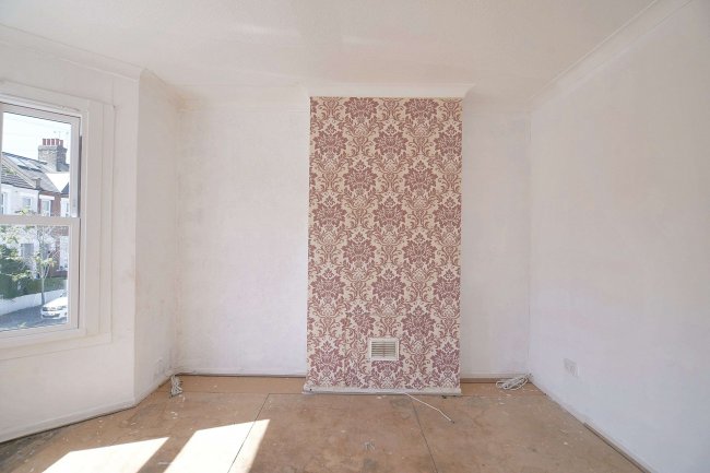 Flat A, 121 Tuam Road, Plumstead, London, SE18 2QY 2
